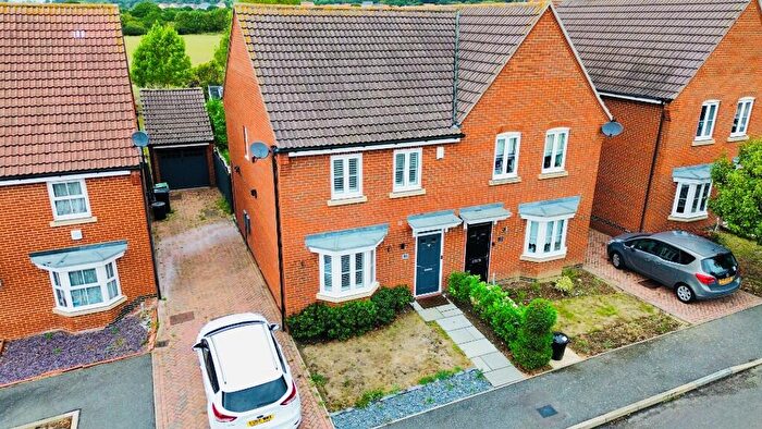 3 Bedroom Semi-Detached House For Sale In Litten Close, Collier Row, RM5