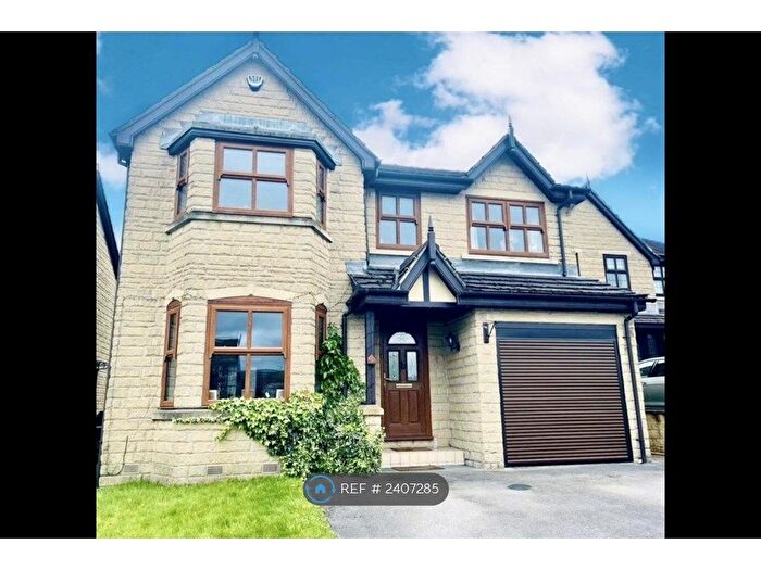 4 Bedroom Detached House To Rent In West End Drive, Cleckheaton, BD19