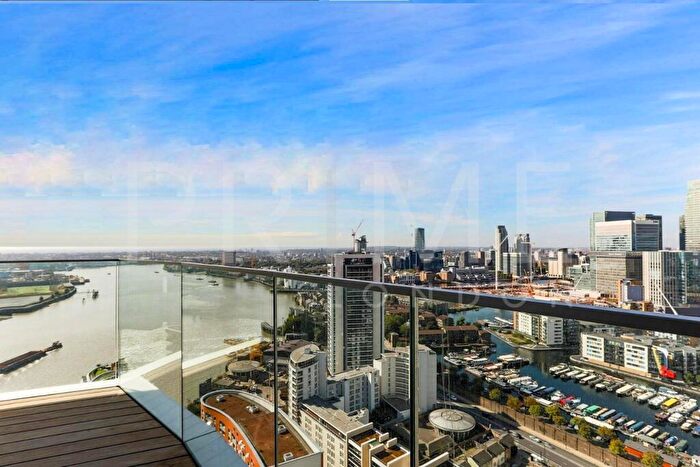 3 Bedroom Apartment To Rent In Charrington Tower, Biscayne Avenue, Canary Wharf, E14