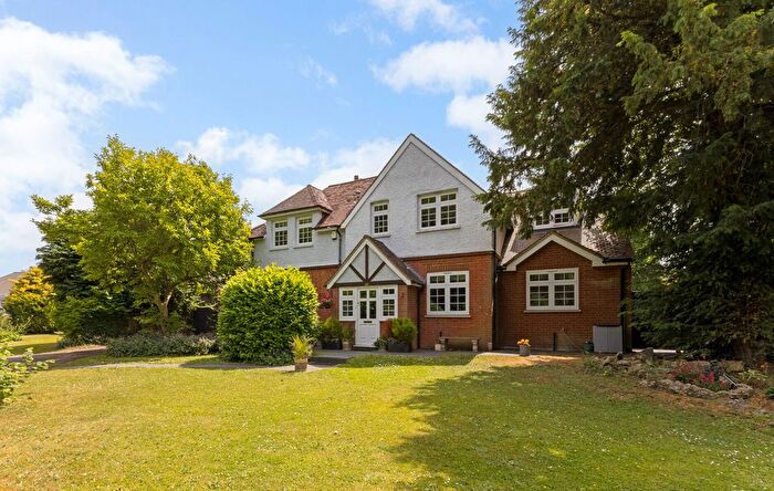 5 Bedroom Detached House For Sale In Hatching Green Close, Harpenden, AL5