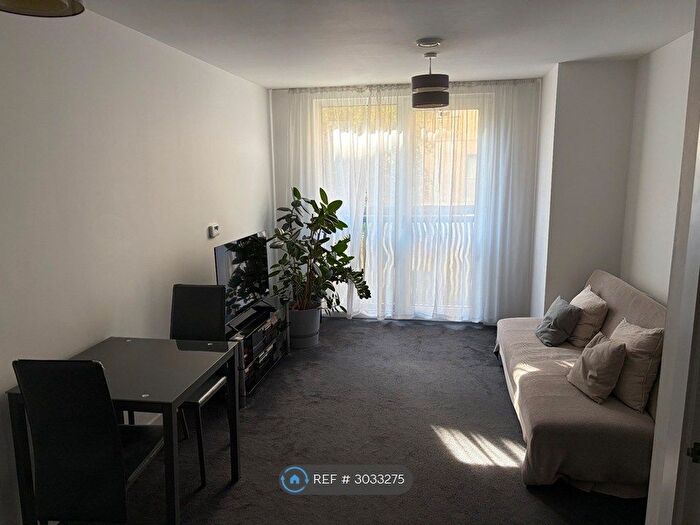 1 Bedroom Flat To Rent In Woods House, London, SW1W
