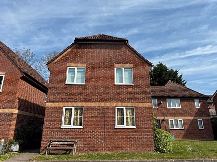 2 Bedroom Flat To Rent In Gomm Road, High Wycombe, HP13