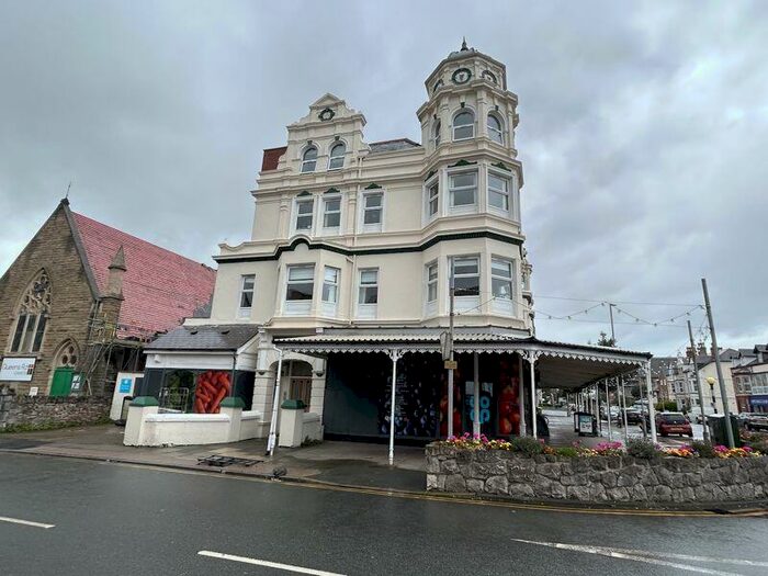 1 Bedroom Flat For Sale In Queens Road, Llandudno, LL30