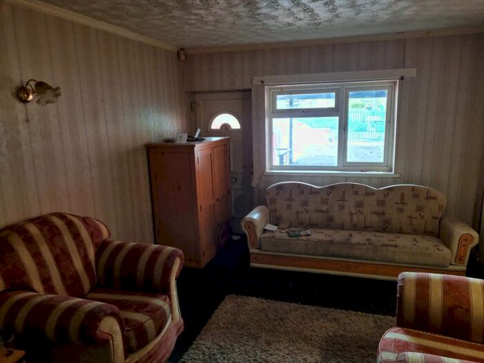 Studio To Rent In Caldmore Road, Walsall WS1