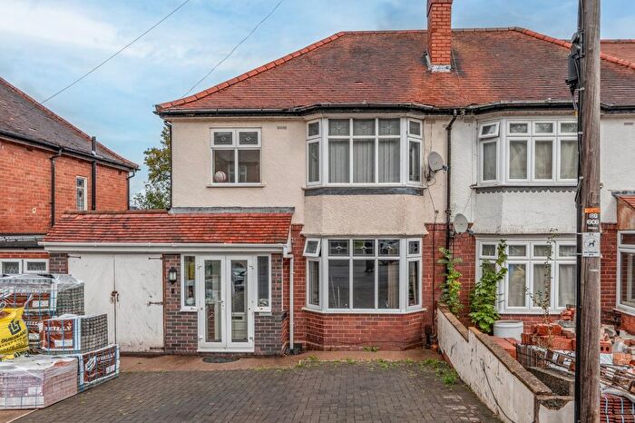 5 Bedroom Semi-detached House For Sale In Abbey Road, Enfield, Redditch, B97
