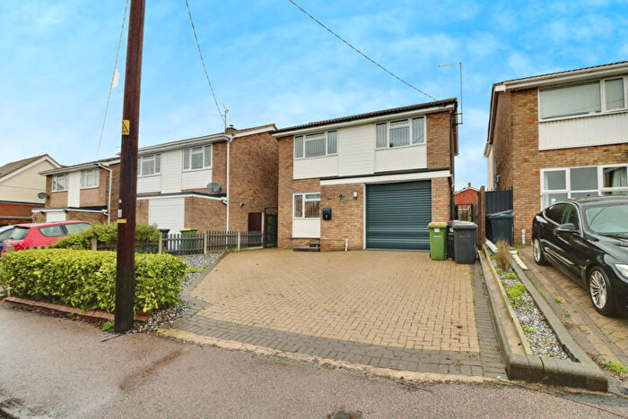 3 Bedroom Detached House To Rent In Anchor Lane, Rochford, SS4