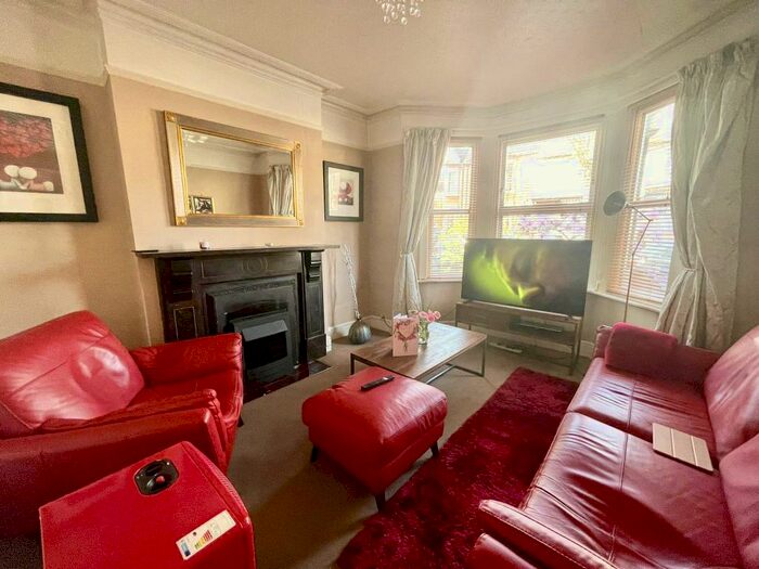 3 Bedroom Property To Rent In Park Road, Rugby, CV21