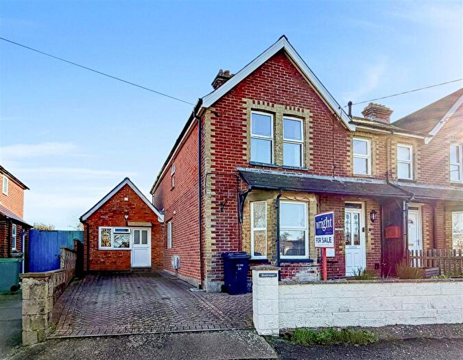 3 Bedroom Semi-Detached House For Sale In Queens Road, Freshwater, PO40