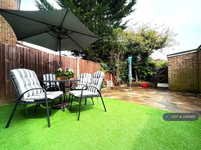 5 Bedroom Terraced House To Rent In Howard Road, Surbiton, KT5