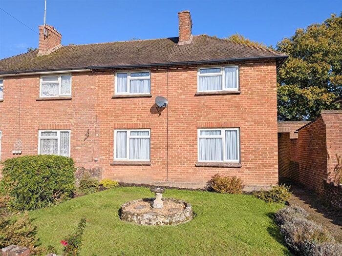 2 Bedroom Semi-detached House For Sale In Stonedene Close, Forest Row, RH18