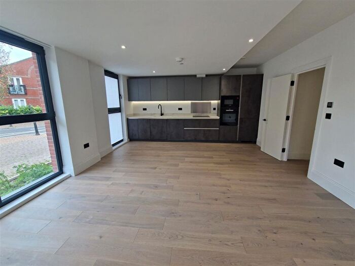 2 Bedroom Flat To Rent In A Rotherhithe Street, London, SE16