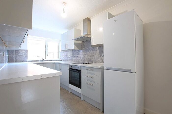 2 Bedroom Flat To Rent In Hatchett Road, Feltham, TW14