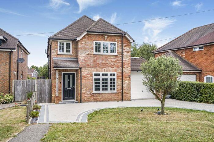 4 Bedroom Detached House For Sale In Beech Tree Road, Holmer Green, HP15