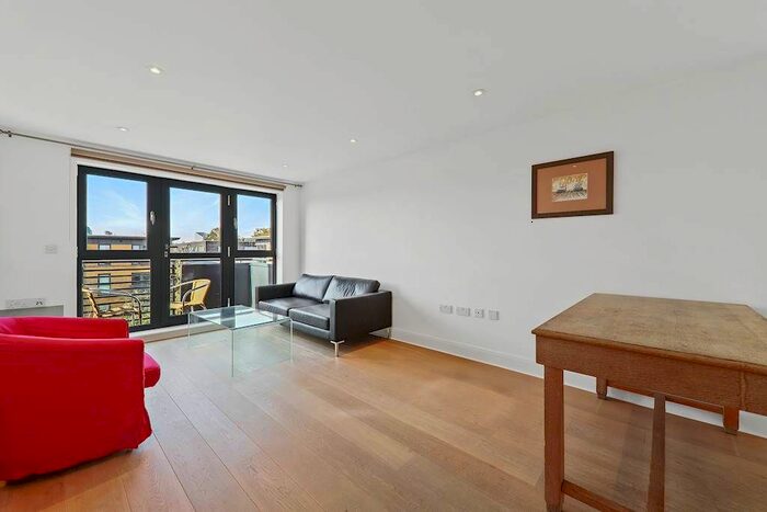 2 Bedroom Flat To Rent In Spa Road, London, SE16