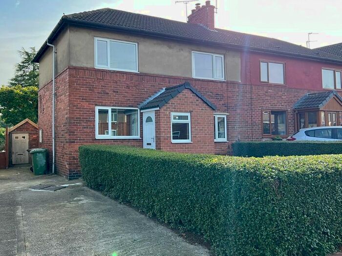 3 Bedroom Semi Detached House To Rent In South Street, Havercroft, Wakefield, WF4