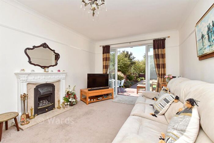 2 Bedroom Detached Bungalow For Sale In Dallin Road, Bexleyheath, Kent, DA6