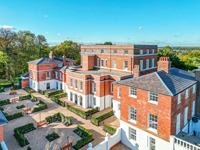 2 Bedroom Apartment For Sale In Boyles Court, Dark Lane, CM14
