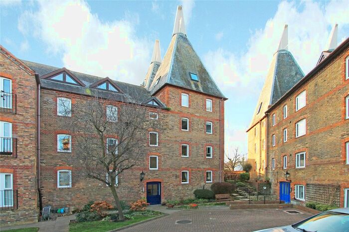 1 Bedroom Flat To Rent In The Maltings, Carpenter's Lane, Hadlow, Tonbridge TN11