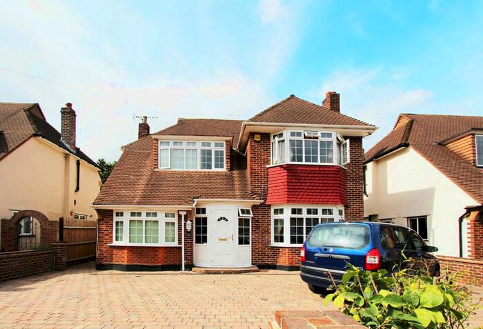 5 Bedroom Detached House To Rent In Wendover Drive, New Malden, KT3