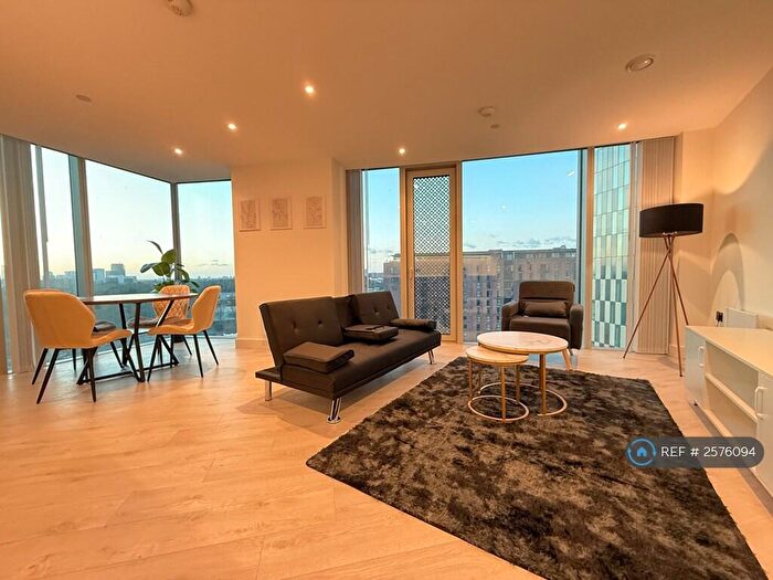 2 Bedroom Flat To Rent In Trinity Way, Manchester, M3