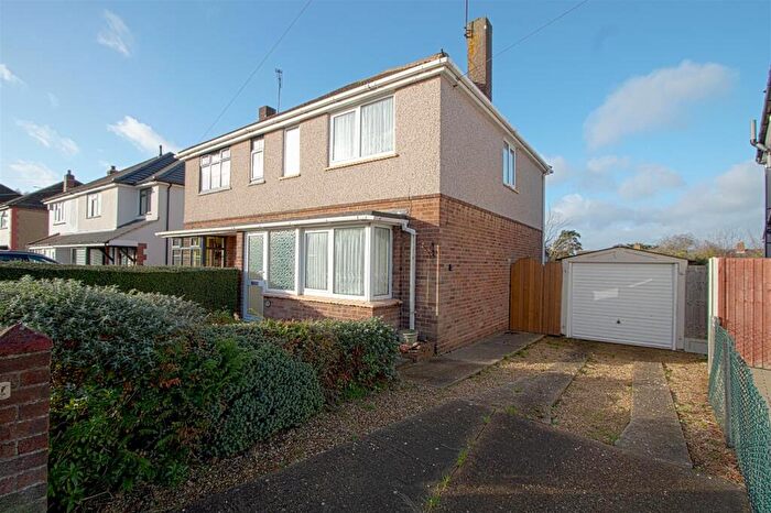 3 Bedroom Property For Sale In Abbey Road, Billericay, CM12