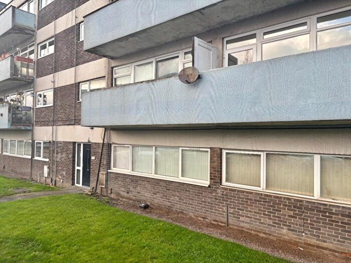 1 Bedroom Flat To Rent In Moorside Court, Newcastle Upon Tyne, NE5