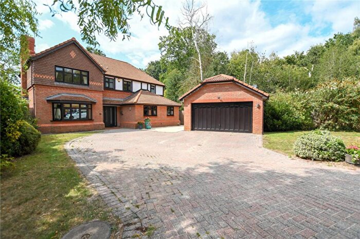 4 Bedroom Detached House For Sale In Gilbert Way, Finchampstead, Wokingham, Berkshire, RG40