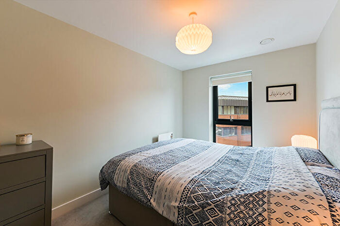 2 Bedroom Apartment To Rent In Weavers Yard, Newbury Newbury, RG14