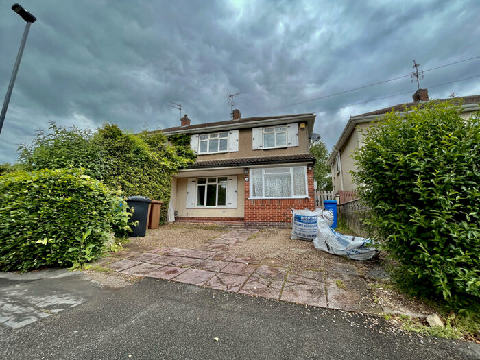 3 Bedroom Semi-Detached House To Rent In Greenwich Drive South, Derby, DE22
