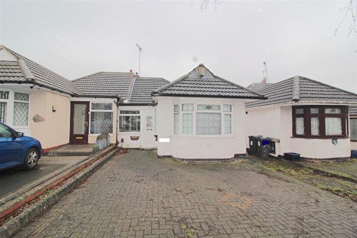 3 Bedroom Semi Detached Bungalow For Sale In Elmay Road, Birmingham, B26