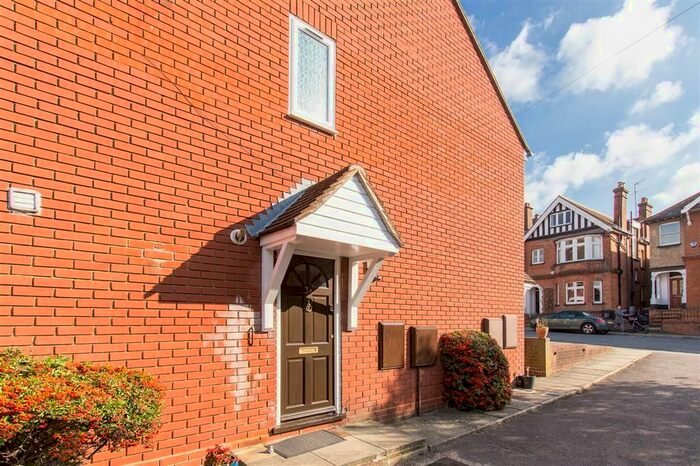 1 Bedroom Flat To Rent In Gombards, St.Albans, AL3