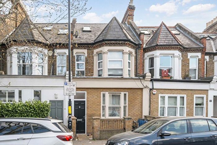 2 Bedroom Flat To Rent In Acton Lane, Chiswick, W4