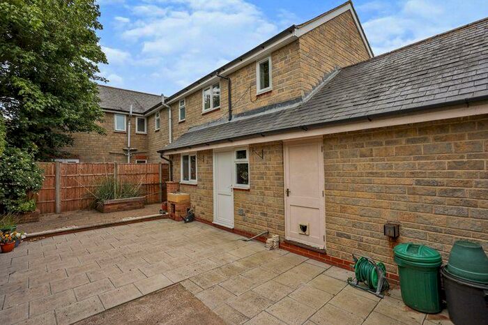 3 Bedroom Semi-Detached House For Sale In Shires Orchard, Croxton Kerrial, NG32
