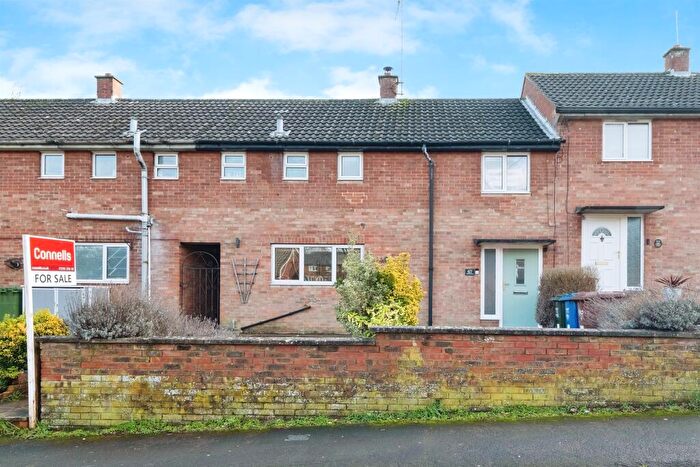 3 Bedroom Terraced House For Sale In Mold Crescent, Banbury, OX16