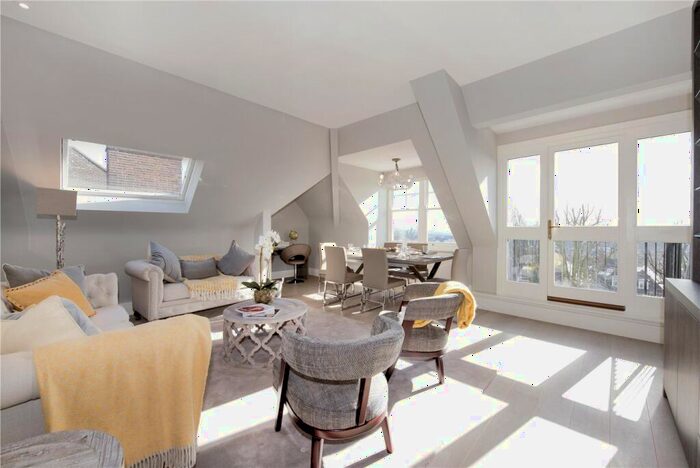 3 Bedroom Apartment To Rent In Lyndhurst Road, London, NW3