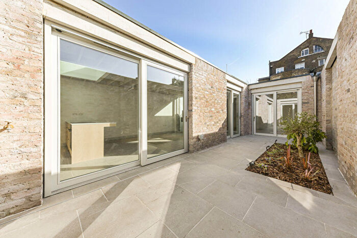 2 Bedroom Detached House To Rent In Cleaver Square, London, SE11