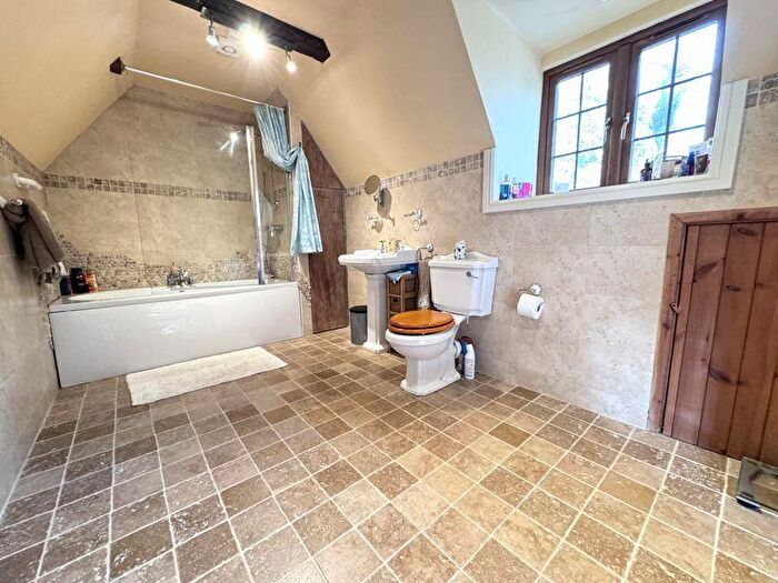 4 Bedroom Detached House For Sale In North Bestwall Road, Wareham, BH20 - Photo 10
