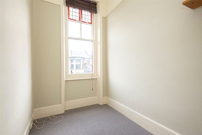 3 Bedroom Flat To Rent In Thistlewaite Road, Clapton, London, E5