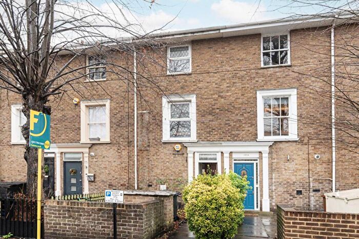 3 Bedroom House For Sale In De Beauvoir Road, Islington, London, N1