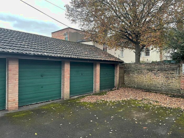 Property To Rent In Priory Court, Taunton TA1