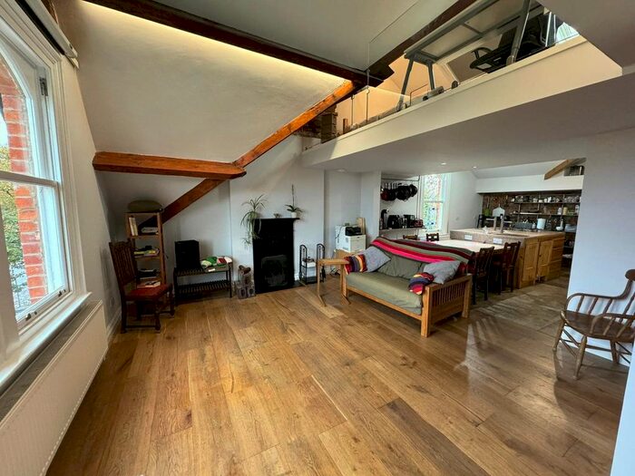 3 Bedroom Flat To Rent In Stamford Street, Manchester, Greater Manchester, M16