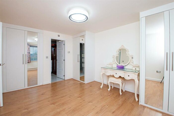 5 Bedroom Detached House To Rent In Juno Lane, Fairfields, MK11