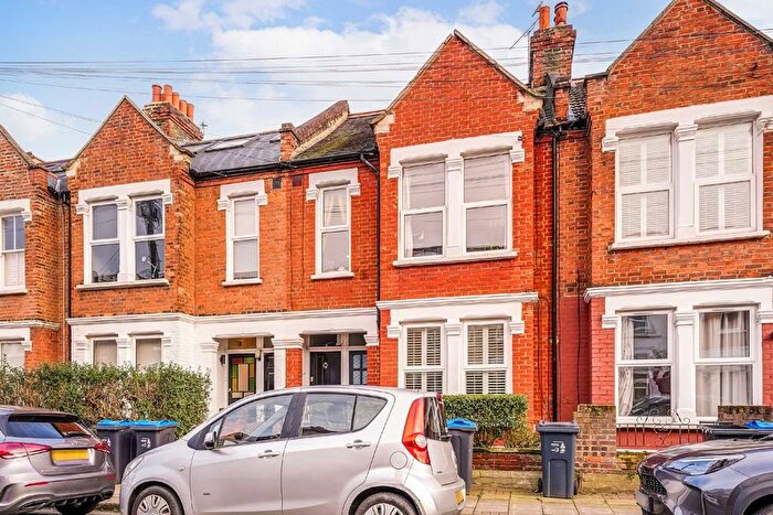 2 Bedroom Flat To Rent In Boundary Road, Colliers Wood, SW19