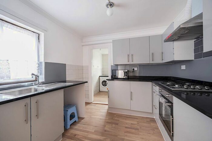 6 Bedroom Property To Rent In Neville Road, Forest Gate, London E7