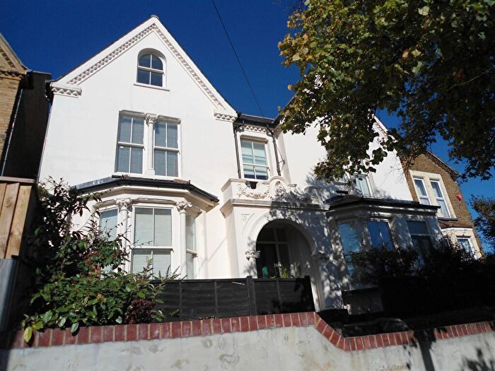 2 Bedroom Flat To Rent In Railway Street, Gillingham, ME7