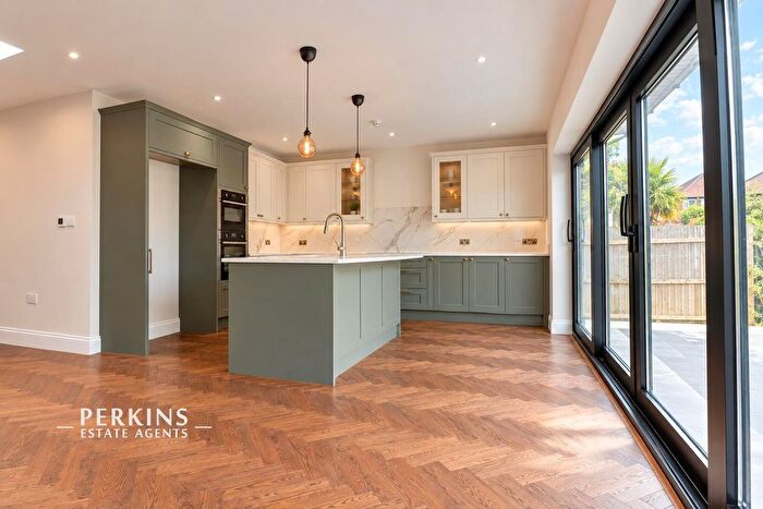 5 Bedroom Detached Bungalow For Sale In Greenford, UB6