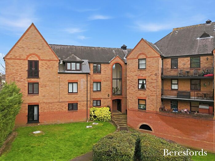 2 Bedroom Flat For Sale In Chelmsford Road, Dunmow, CM6
