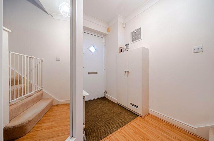 3 Bedroom Terraced House For Sale In Stanley Close, New Eltham, SE9