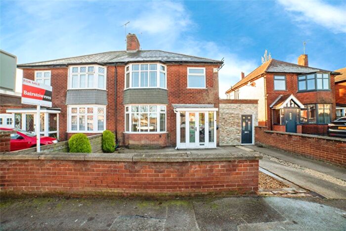 3 Bedroom Semi Detached House For Sale In Chesterfield Road North, Mansfield, Nottinghamshire, NG19