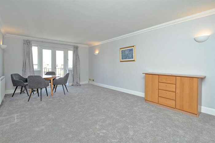 2 Bedroom Flat To Rent In Regency Court, Hartfield Road, Wimbledon, SW19